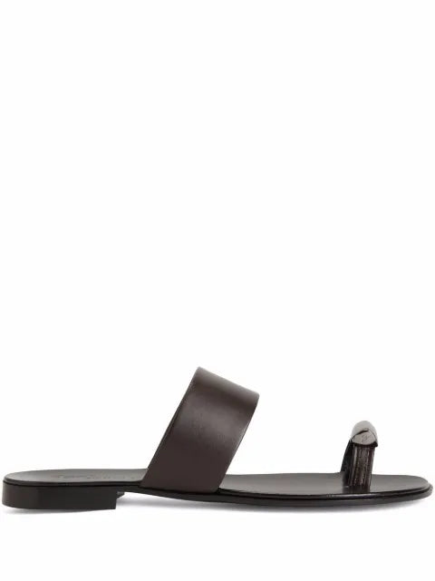 Giuseppe Zanotti - Norbert Leather Toe-Loop Sandals